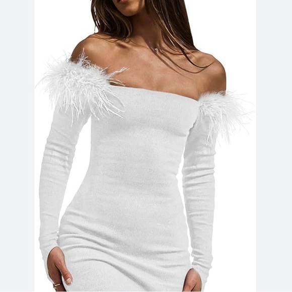 Dresses & Skirts - Super sexy dress NWT off the shoulder size large 🔥🔥🔥